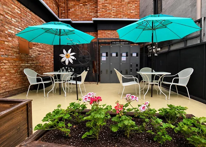 Sr Compact Sinchon Hotel 4*