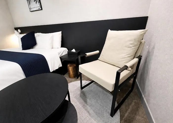 Hotel Sr Compact Sinchon 4*