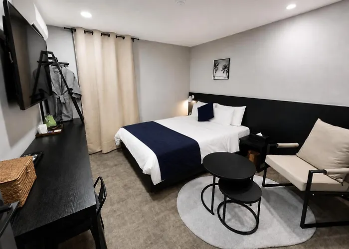 Sr Compact Sinchon Seoul